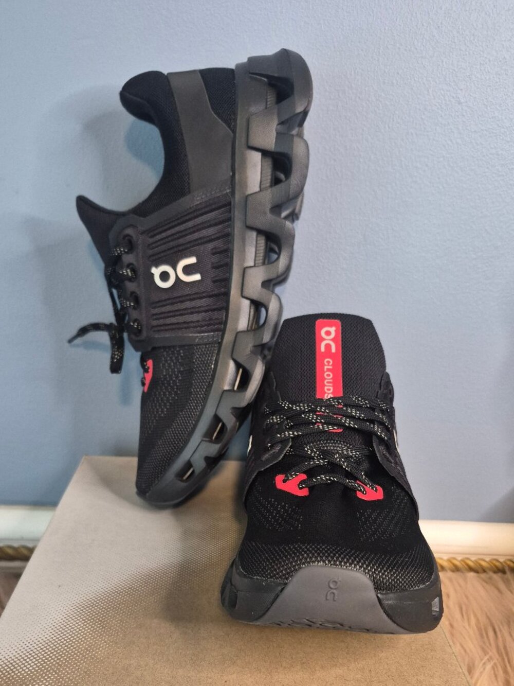 NWB ON CLOUDSWIFT 4 RUNNING SHOES -Men 8